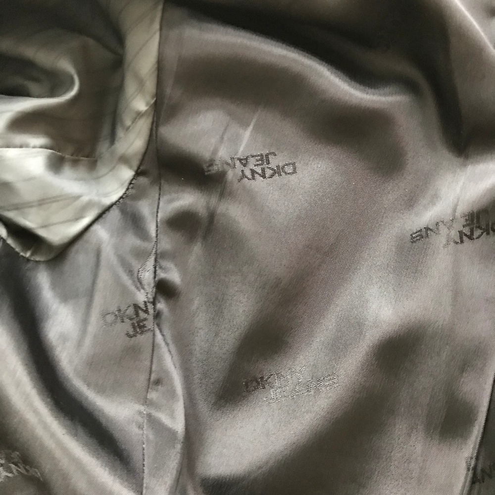 DKNY Black Boyfriend Blazer Small EUC - Picture 4 of 8